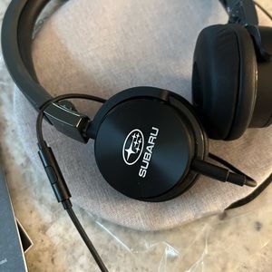 Subaru Harmon Kardon headphones